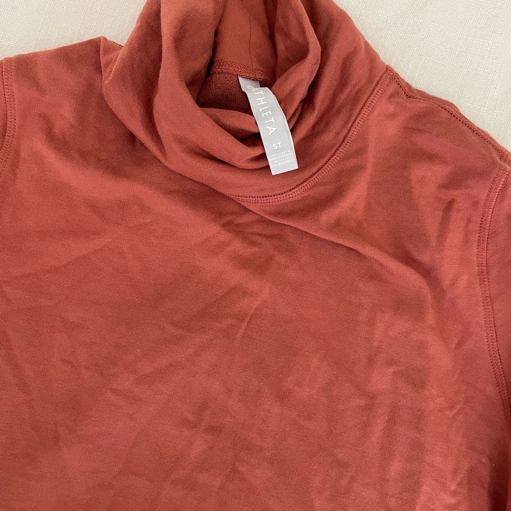 Athleta turtle neck sweatshirt